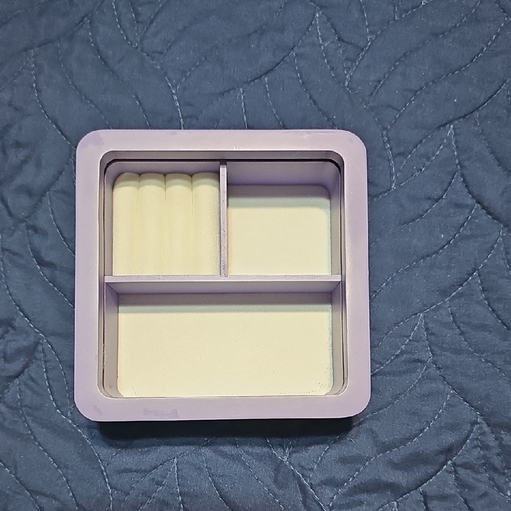 Unbranded Purple and Cream Jewelry Organizer with Elegant Design